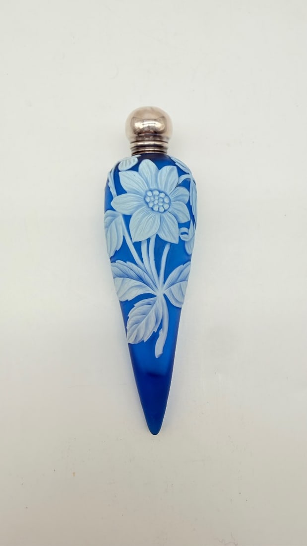 ENGLISH CAMEO GLASS SCENT BOTTLE,THOMAS WEBB & SONS, CIRCA 1898 (1 of 10)
