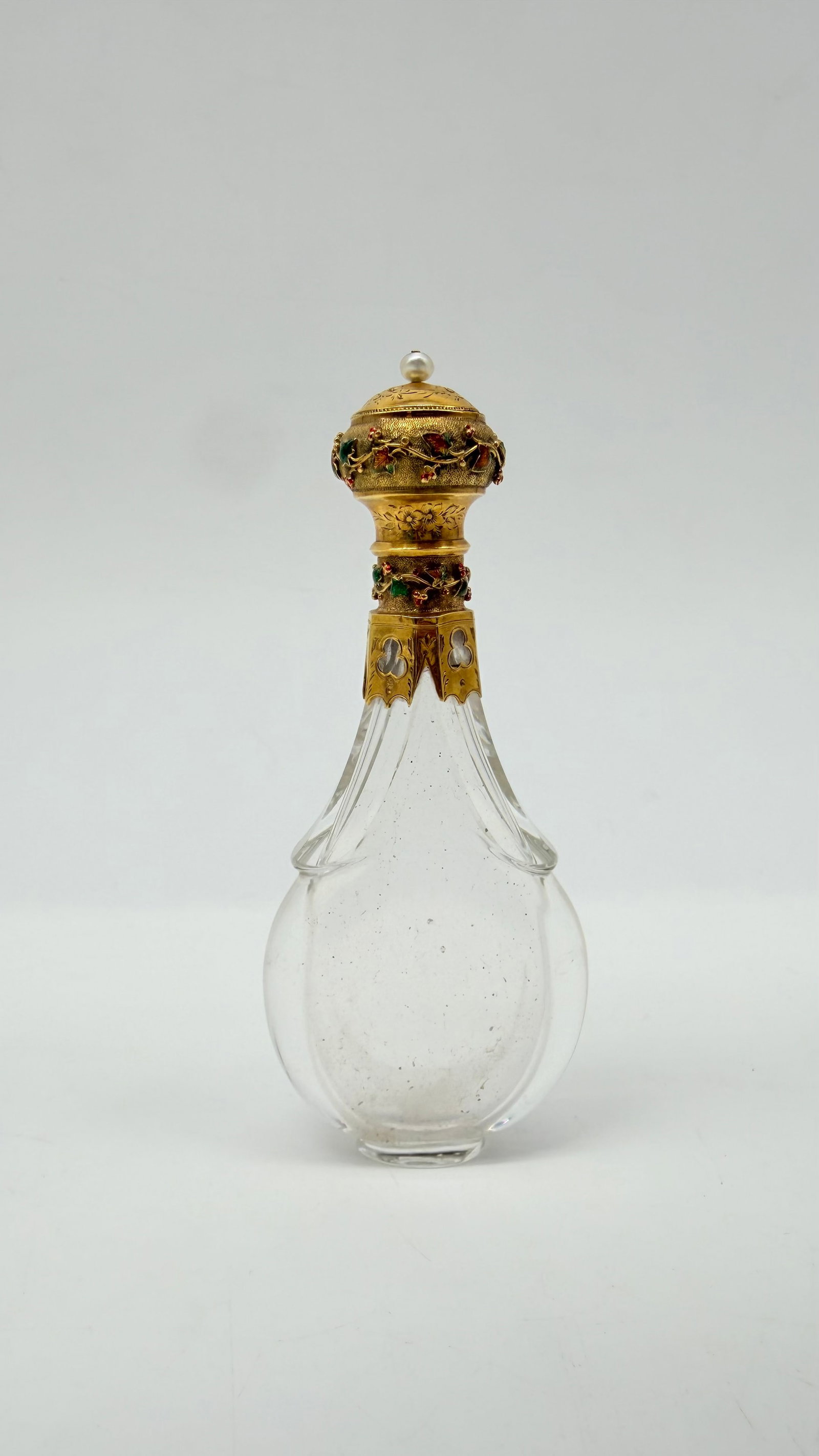 GOLD-MOUNTED AND ENAMELED BACCARAT CRYSTAL PERFUME BOTTLE (1 of 15)