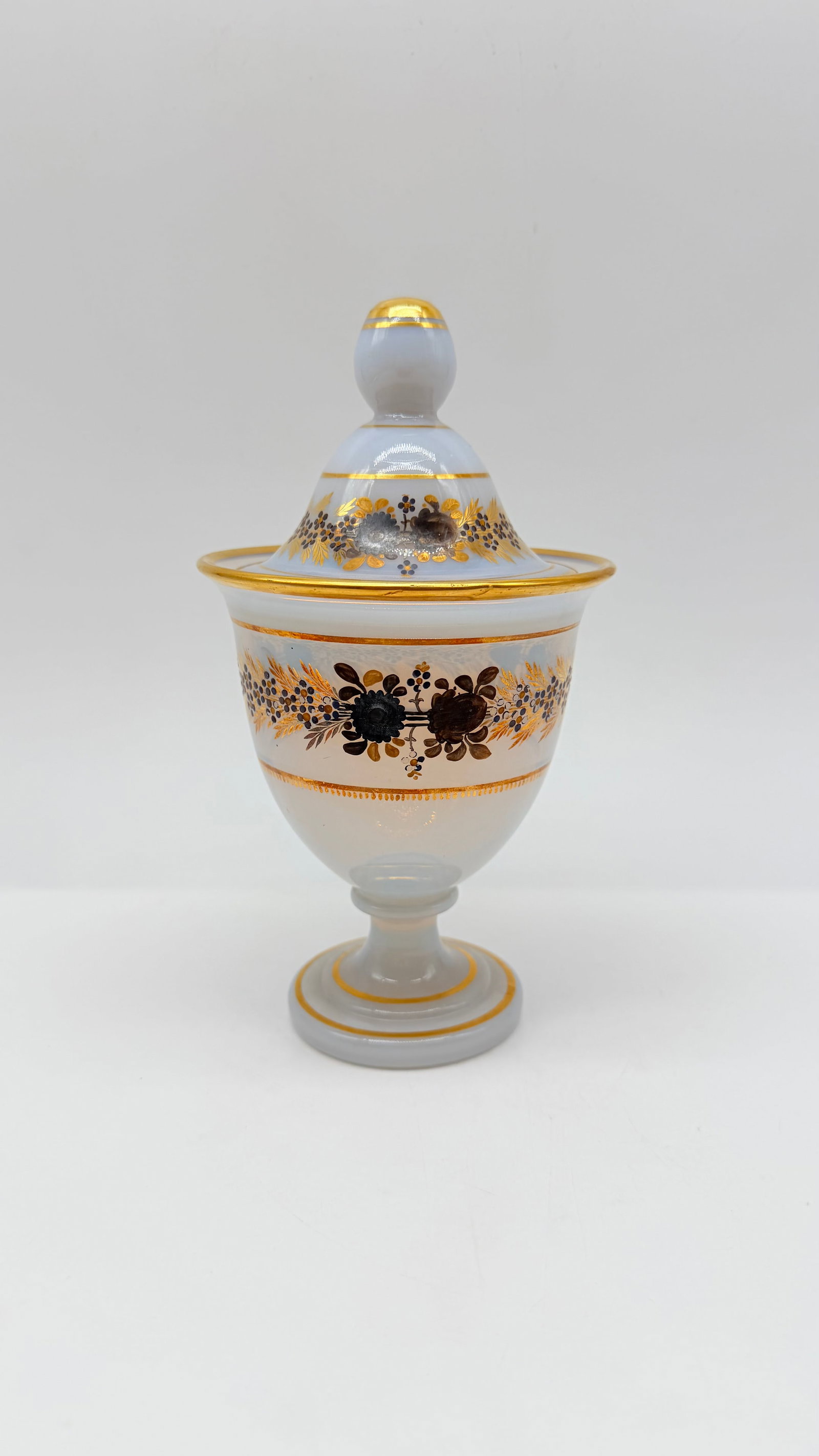 CHARLES X FRENCH OPALINE "BULLE DE SAVON" BONBONNIÈRE ATTRIBUTED TO JEAN-BAPTISTE DESVIGNES (1792 ; (1 of 14)