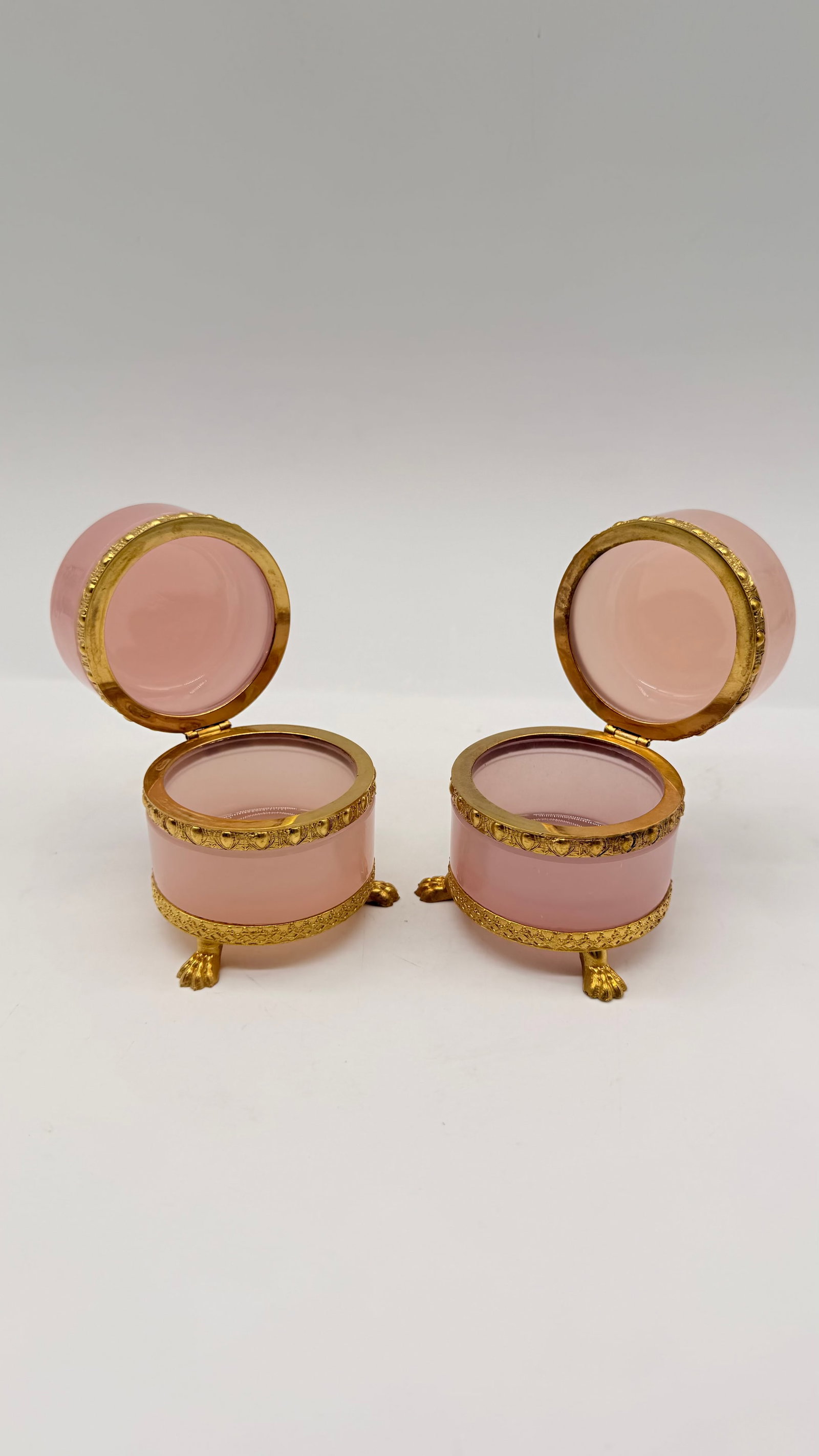 PAIR OF MURANO PINK OPALINE GLASS TRINKET BOXES (1 of 15)