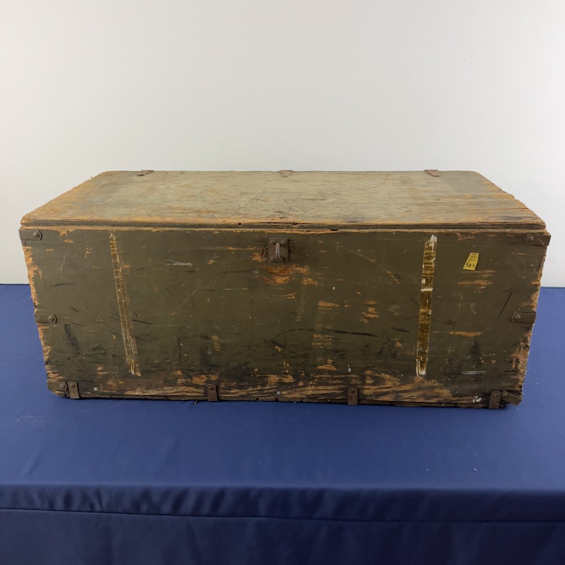 AUTHENTIC LARGE OLD NOSTALGIC AMERICAN 1943 WW II USAF FOOT LOCKER TRUNK WOOD (1 of 20)