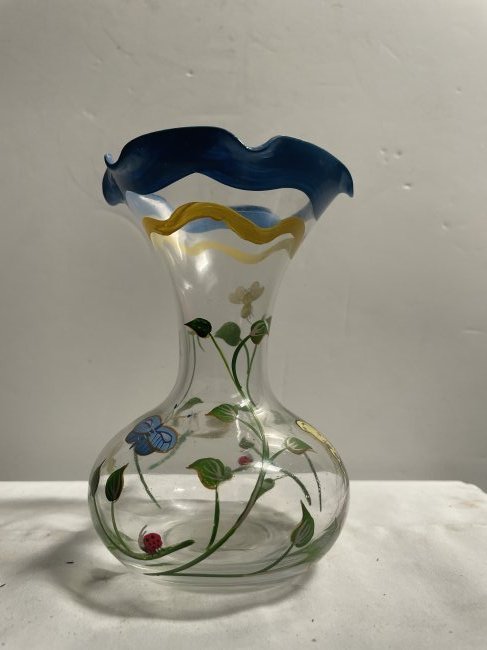 LENOX SMALL FLOWER VASE 6 INCH TALL (1 of 2)