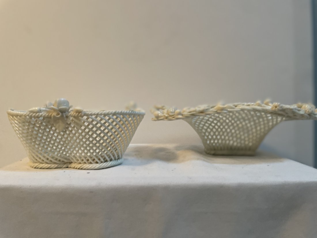 2 METAL / CERAMIC SERVING BASKETS (1 of 4)
