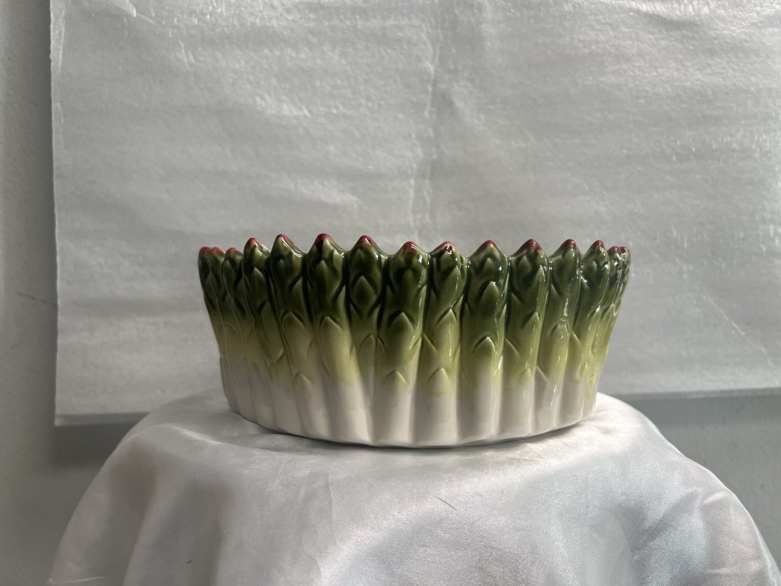 LARGE VINTAGE  MANCER ITALIAN CERAMIC SERVING BOWL ASPARAGUS VEGETABLE DESIGN (1 of 4)