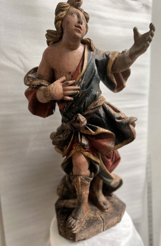 A SUPERB LATE 17TH CENTURY RENAISSANCE CARVED WOOD STATUE FROM PORTUGAL STANDS 28" (1 of 7)