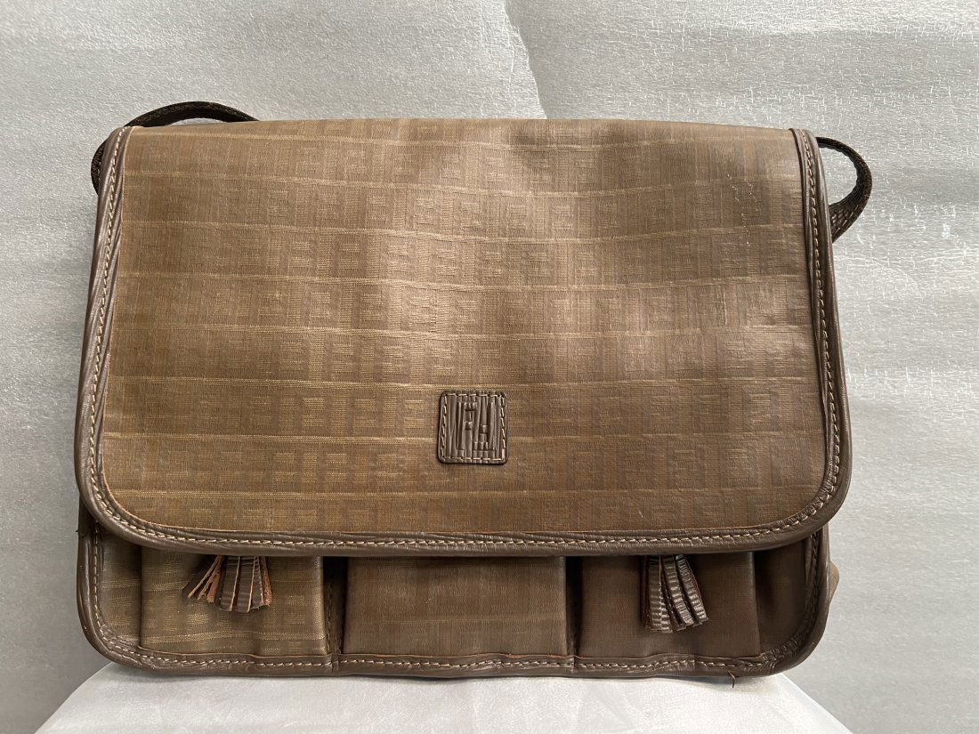 FENDI AUTHENTIC CROSSBAG/ FENDI BROWN LEATHER BAG (1 of 4)