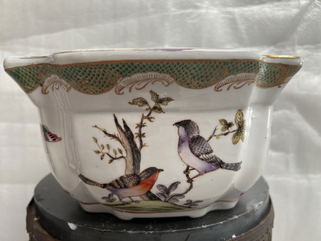 VINTAGE PLANTER WITH HAND PAINBTED BIRDS 10" WIDE 5 " TALL (1 of 3)