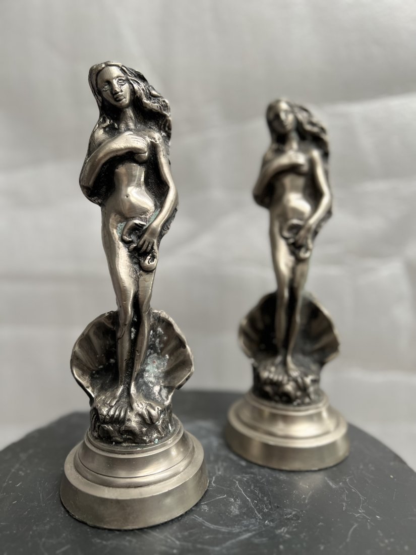 SET OF 2 BIRTH OF VENUS STATUES STYLE ATFER THE FAMOUR PAINTING BY SANDRO BOTTICELLI (1 of 5)
