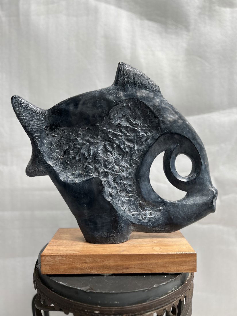 MODERNIST KLARA SEVER FOR AUSTIN PRODUCTIONS A BLACK ABSTRACT FISH SCULPTURE (1 of 3)