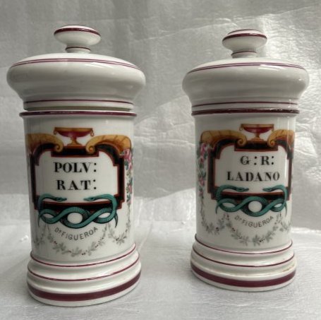 MATICO D FIGUEROA APOTHECARY JAR LIDDED PORCELAINE AND CRISTAUX RUE DE RIVOLI: MATICO D FIGUEROA APOTHECARY JAR LIDDED PORCELAINE AND CRISTAUX RUE DE RIVOLI , PARIS FRANCE , STAND 8", IN HOUSE SHIPPING $30 FREE PICK UP
