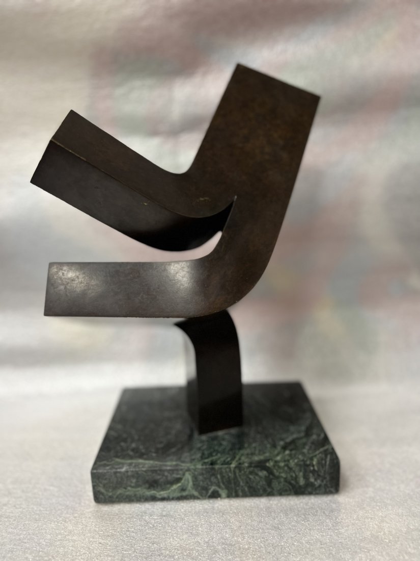 CLEMENT MEADMORE ART 13" TALL 8" WIDE ON A MARBLE SIGNED , BASE DATED 1985: CLEMENT MEADMORE ART 13" TALL 8" WIDE ON A MARBLE SIGNED , BASE DATED 1985. CLEMENT MEADMORE WAS AN AMERICAN MINIMALIST ABSTRACT ARTIST BORN IN 1929 IN MELBOURNE AUSTRALIA. FROM A WELLINGTON ESTATE. I