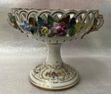 CARL THIEME DRESDEN RETICULATED FLOWER SERVING DISH  STANDS 5.5" 6" WIDE (1 of 4)