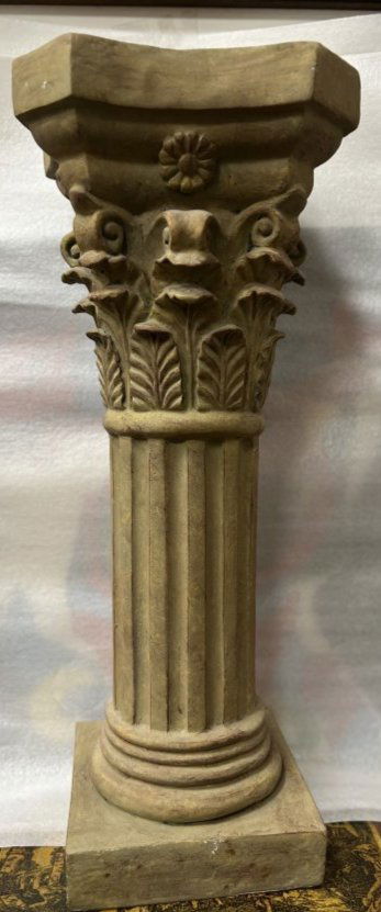 PLATERESQUE COLUME MADE OF RESIN STANDS 30.5"  14" WIDE (1 of 2)