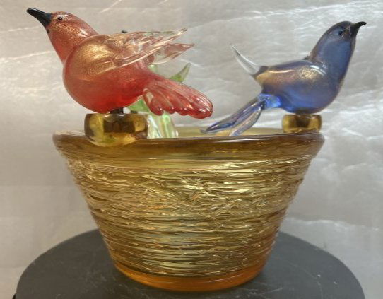 MURANO VINTAGE ART GLASS MULTICOLOR BIRDS NESTING ON A BOWL CENTER PIECE: MURANO VINTAGE ART GLASS MULTICOLOR BIRDS NESTING ON A BOWL CENTER PIECE STANDS 8" 10" WIDE ORGIN ITALY FROM A SOUTH FLORIDA ESTATE