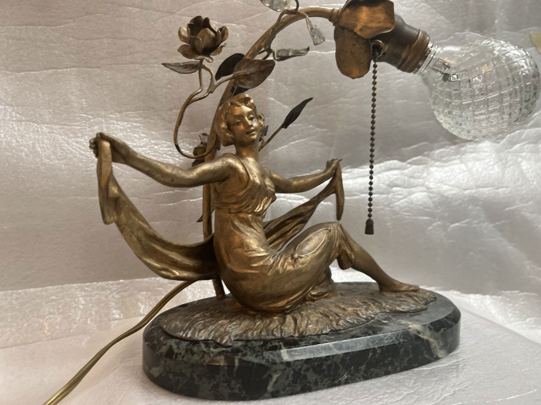 VINTAGE FRENCH NOUVEAU DECO FROSTED CRACKLE GLASS COPPER/METAL MADDEN LAMP WITH MARBLE BASE: VINTAGE FRENCH NOUVEAU DECO FROSTED CRACKLE GLASS COPPER/METAL MADDEN LAMP WITH MARBLE BASE ORGIN PARIS FRANCE STANDS 11.5" 13" WIDE FROM A SOUTH FLORIDA ESTATE