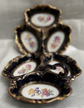 PAIR OF VINTAGE COBALT BLUE JLMENAU GRAF VON HENNEBERG ECHT KOBALT 3 SECTION DISH 7" WIDE EACH: PAIR OF VINTAGE COBALT BLUE JLMENAU GRAF VON HENNEBERG ECHT KOBALT 3 SECTION DISH 7" WIDE EACH IN HOUSE SHIPPING $20 FREE PICK UP