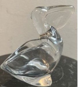 VINTAGE CRYSTAL GLASS PELICAN FIGURINE / PAPERWEIGHT / CANDY-NUT DISH 6" TALL (1 of 3)