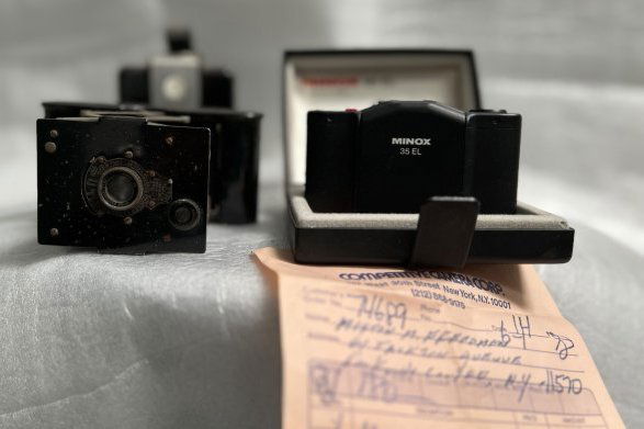 LOT OF 3 (THREE) 2 KODAK AND 1 MINOX VINTAGE CAMERAS (1 of 6)