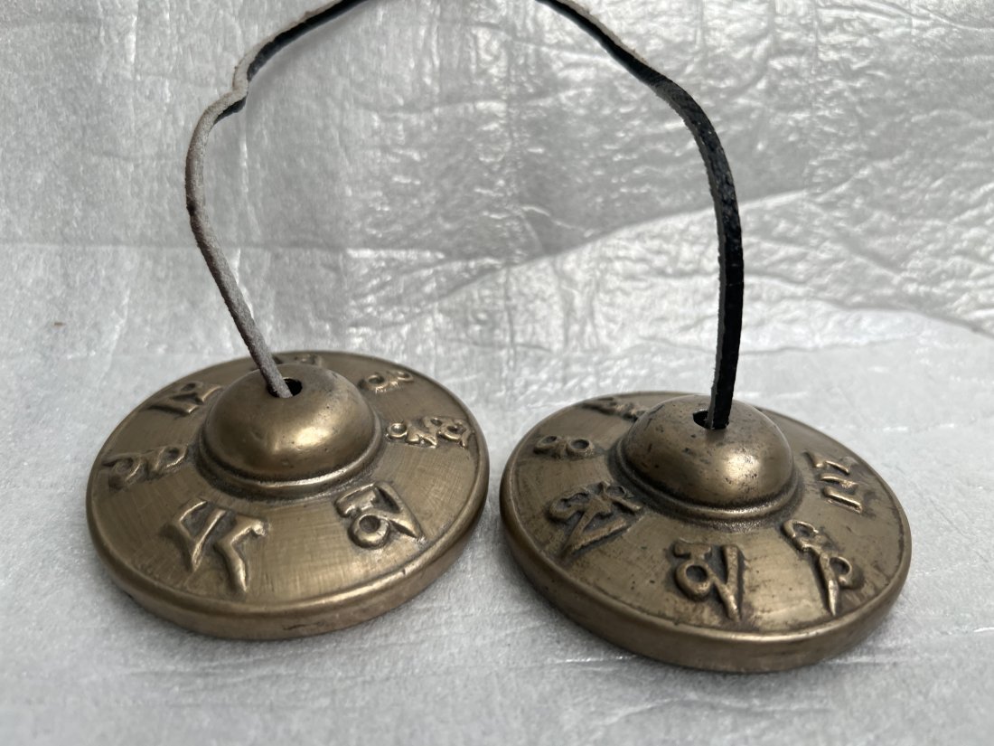 TIBETAN BUDDHIST BRASS TINGSHA CYMBALS/ CHIMES: TIBETAN BUDDHIST BRASS TINGSHA CYMBALS/ CHIMES IN HOUSE SHIPPING ANAILABLE OR FREE PICK UP
