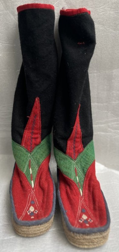 MONGOLIAN TIBETAN TRIBAL HANDMADE WOOD SNOW BOOTS (1 of 3)