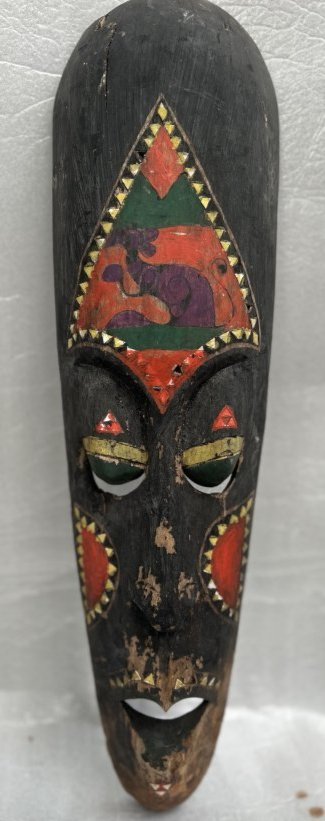AFRICAN WOOD MASK HAND CRAFTED WOODEN LONG FACE MASK BATIK: AFRICAN WOOD MASK HAND CRAFTED WOODEN LONG FACE MASK BATIK 19" LONG 5" WIDE . IN HOUSE SHIPPING AVAILABLE OR FREE PICK UP