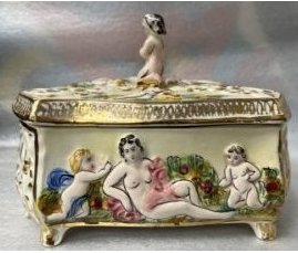 VINTAGE ORIGINAL CAPODIMONTE ITALIAN PORCELAIN STANDS 7" 8" WIDE: VINTAGE ORIGINAL CAPODIMONTE ITALIAN PORCELAIN STANDS 7" 8" WIDE"Is Capodimonte worth any money?Values for Capodimonte pieces range from a few hundred dollars for a small piece with only a few ornamen