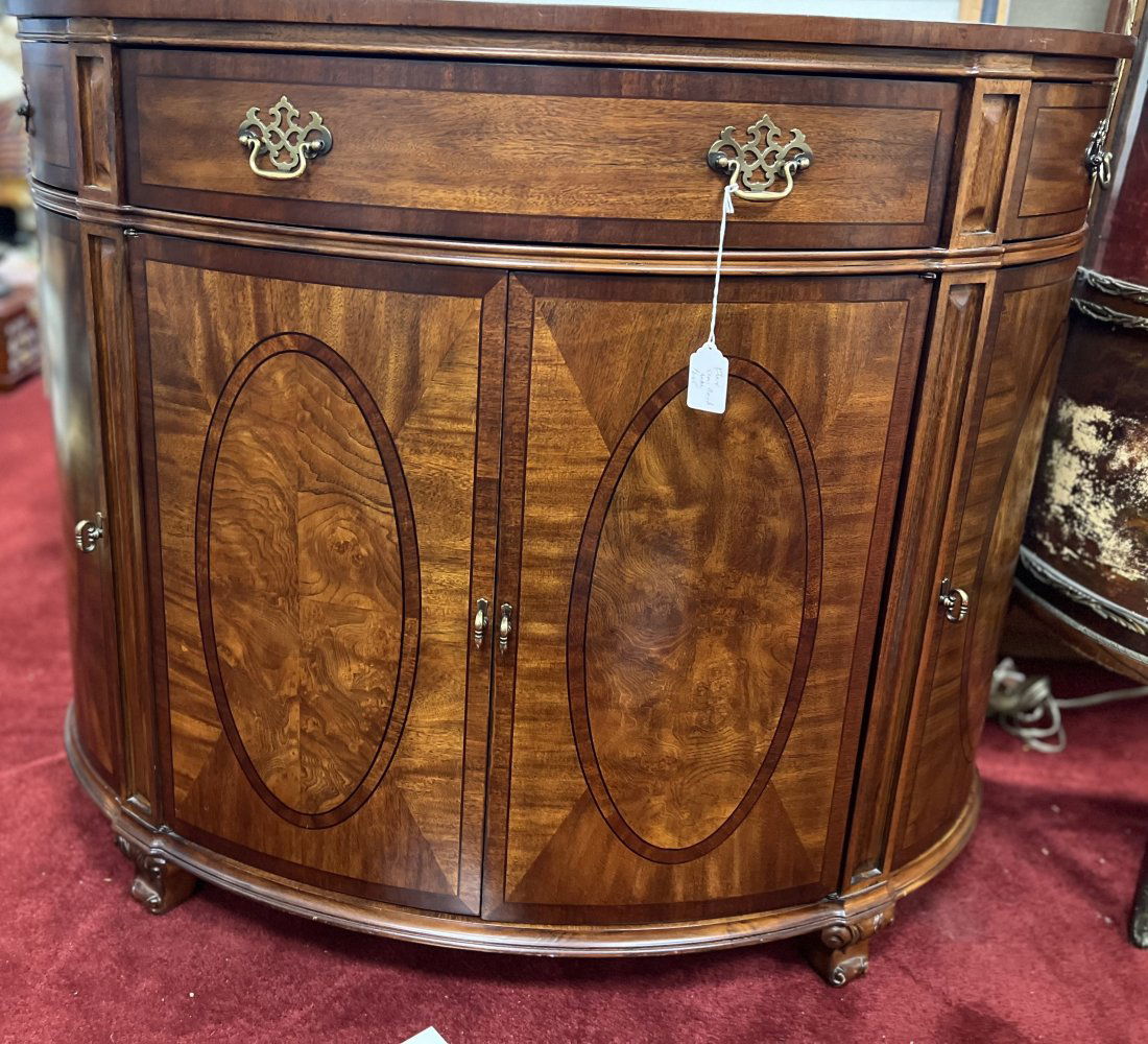 FRENCH 1920s FRENCH LOUIE XVI COMMODE STYLE: FRENCH 1920s FRENCH LOUIE XVI COMMODE STYLE 44"X 36"TALL X 20" WE OFFER FREE PICK UP OR OUR IN-HOUSE PREFERRED SHIPPER IS UPS #4825 Starr Almeida 561-422-3305, CALL STARR WITH YOUR LOT NUMBER AND ADDR