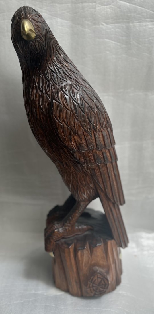 WELL CARVED FOLK ART EAGLE STATUE (1 of 5)
