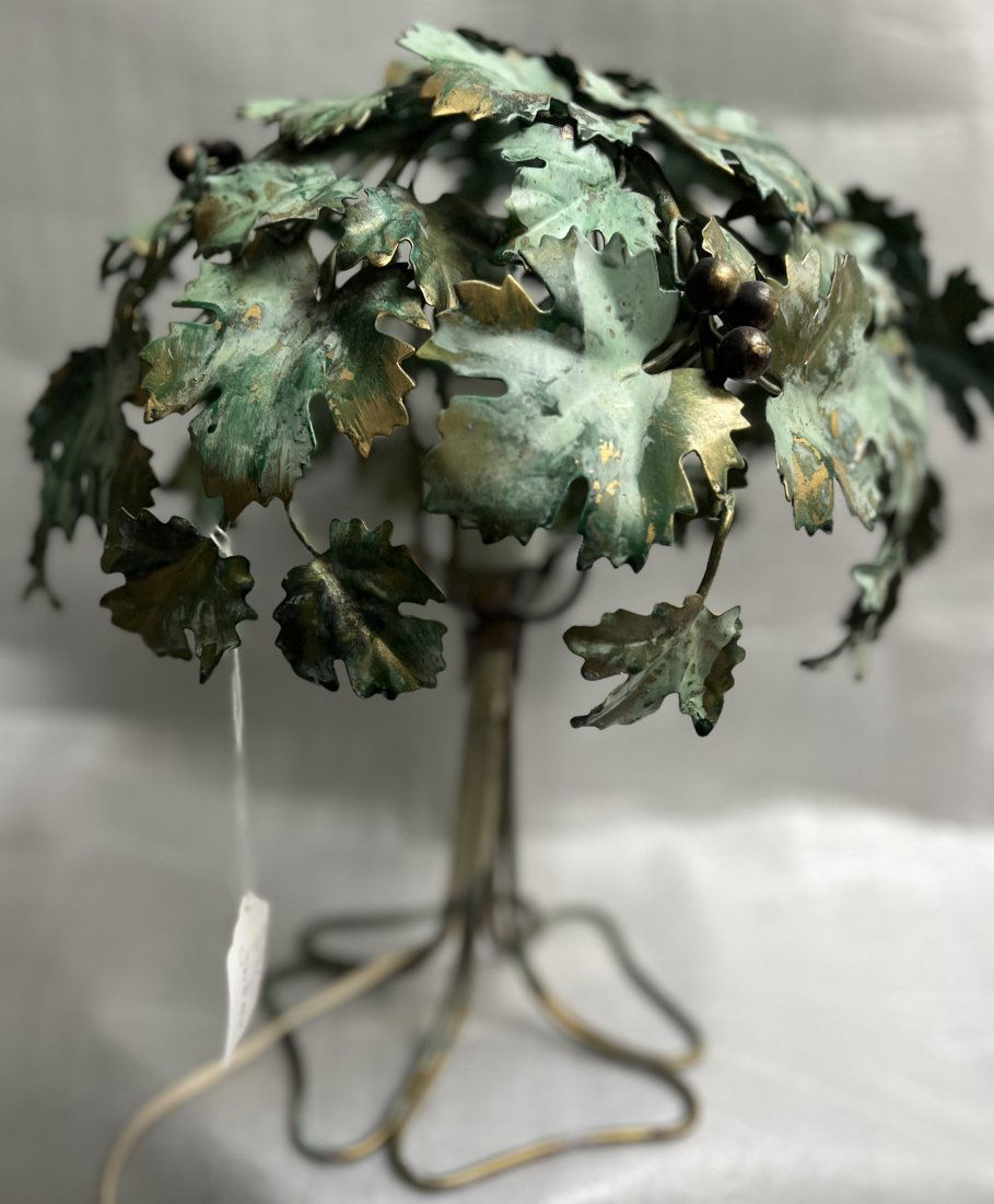 VINTAGE 1950s ITALIAN TOLE GRAPEVINE TABLE LAMP (1 of 4)