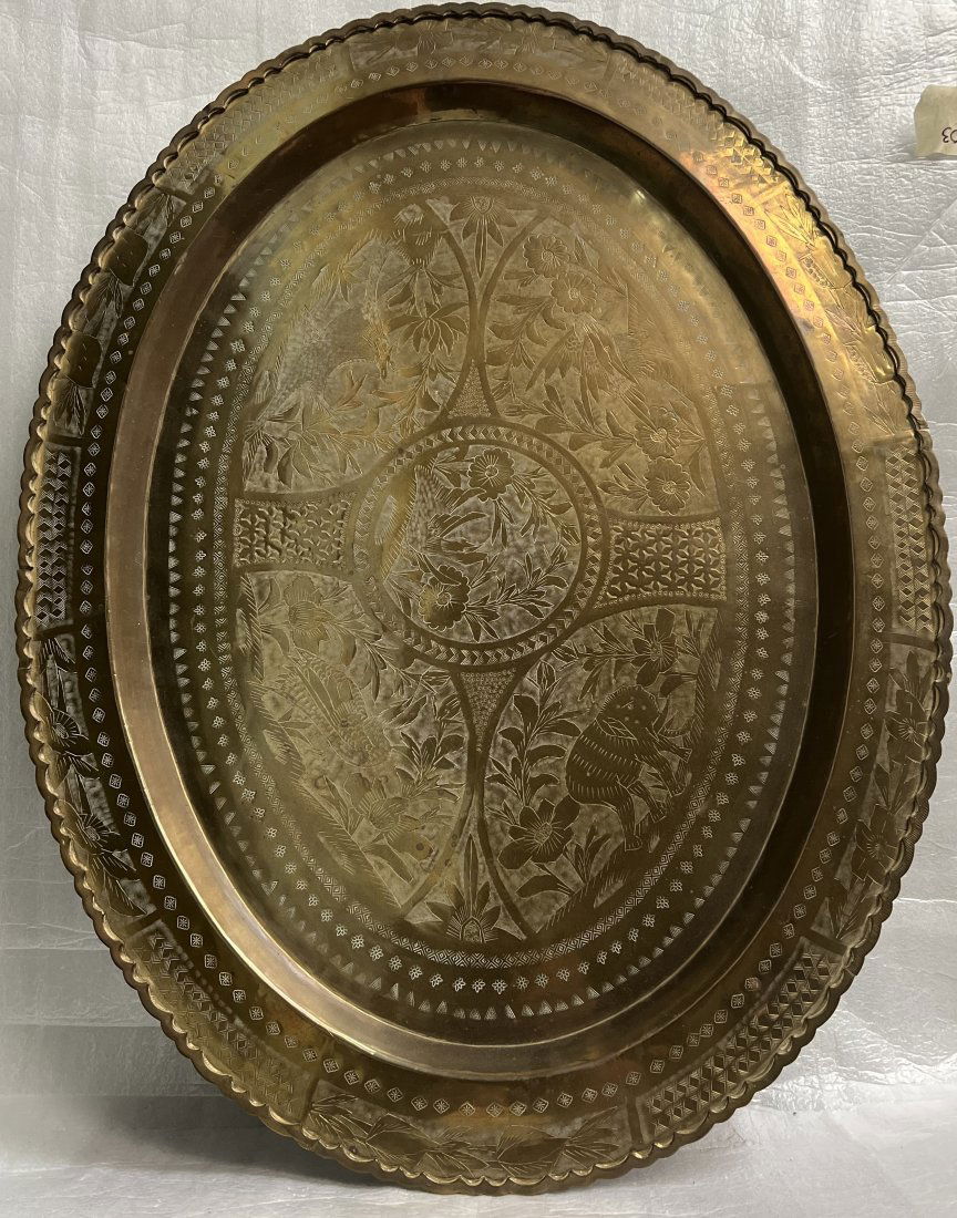VINTAGE MOROCCAN LARGE BRASS ETCHED SERVING TRAY 30" X 23" (1 of 2)
