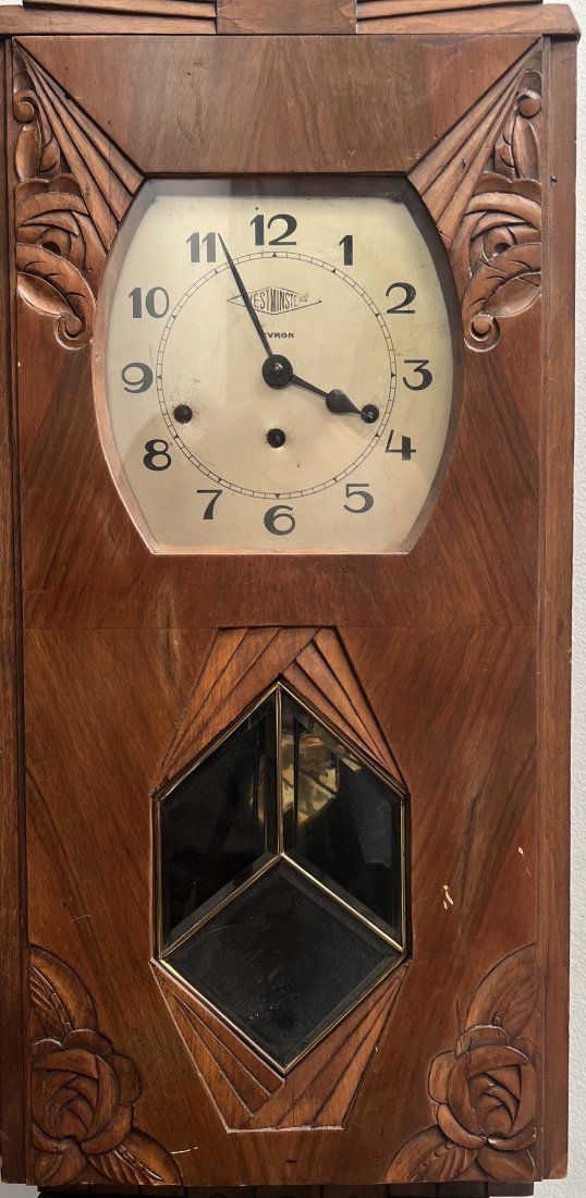 VINTAGE ART DECO WESTMINSTER CHIMMING WALL CLOCK. (1 of 2)