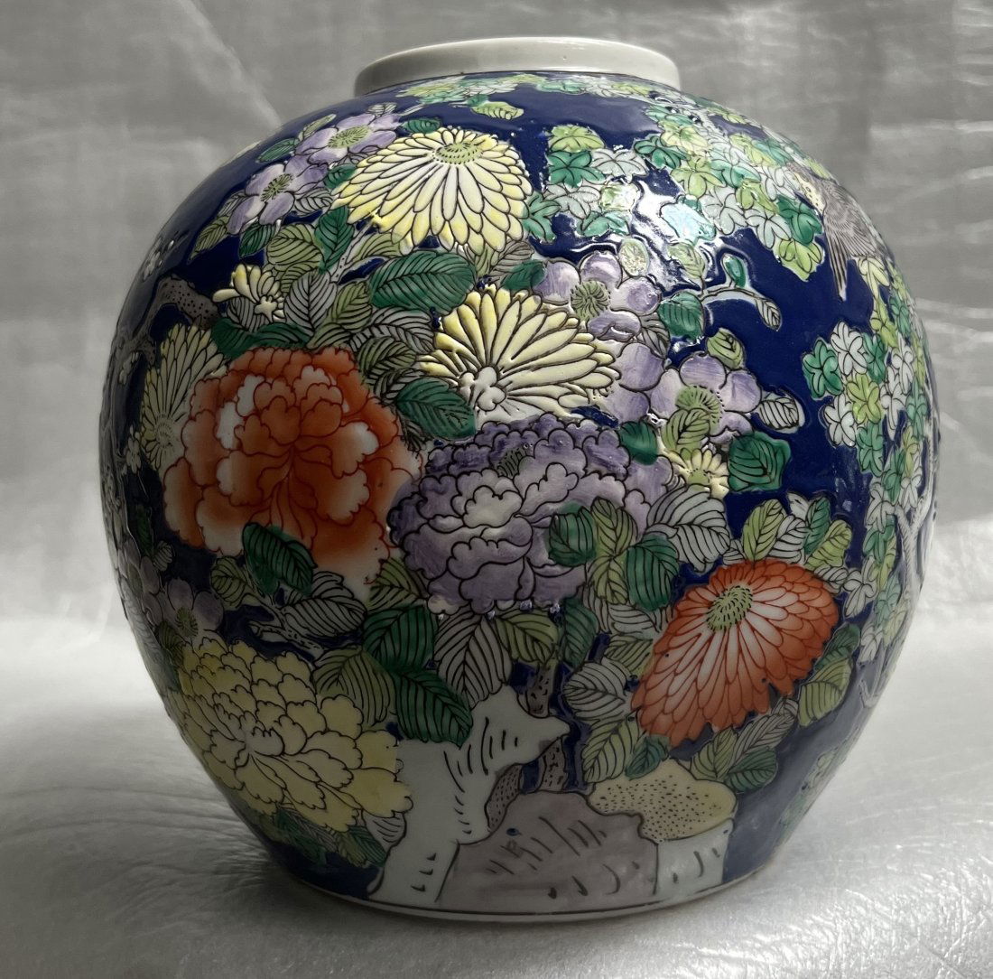 CHINESE PORCELAIN HAND PAINTED COBALT BLUE , GREEN WITH BIRDS AND FLOWERS GINGER JAR WITH LID (1 of 4)