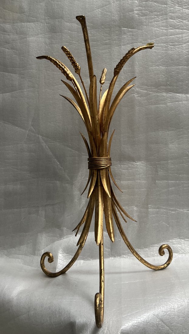 METAL AND BRASS LEAF TABLE BASE: METAL AND BRASS LEAF TABLE BASE , BASE ONLY 22" TALL 12" WIDE WE OFFER FREE PICK UP OR OUR IN-HOUSE PREFERRED SHIPPER IS UPS #4825 Starr Almeida, EMAIL STARR AT STORE4825@THEUPSSTORE.COM WITH YOUR LOT