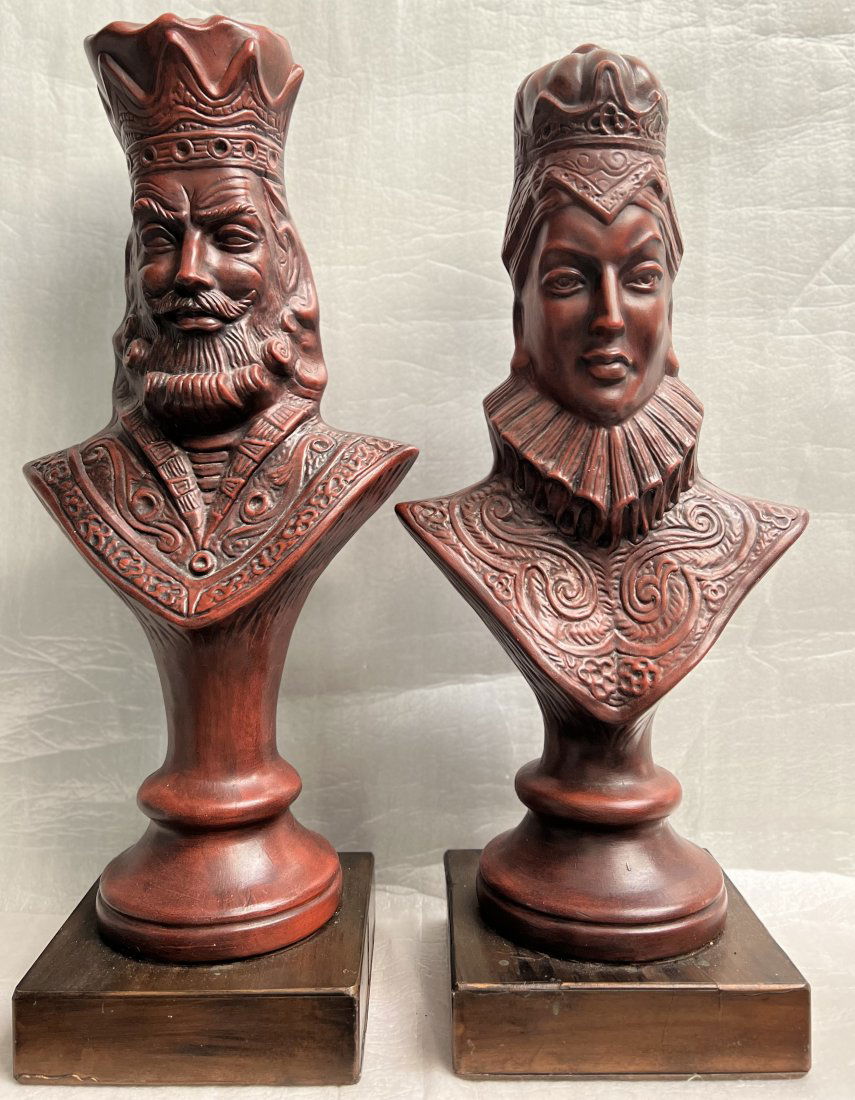 RARE VINTAGE KING AND QUEEN CERAMIC STATUES REDISH/ BROWN IN COLOR ON A WOOD BASE (1 of 3)