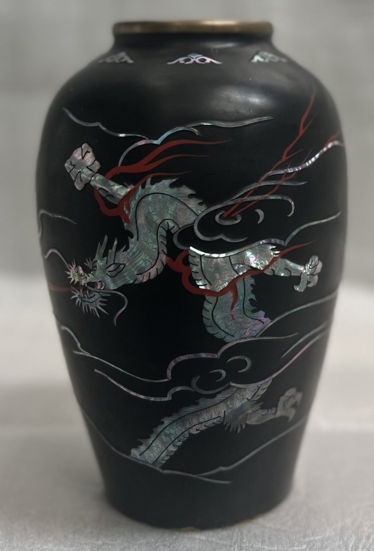 VINTAGE VASE BLACK ENAMEL OVER BRASS WITH MOTHER OF PEARL ABALONE INLAY DESIGN: VINTAGE VASE BLACK ENAMEL OVER BRASS WITH MOTHER OF PEARL ABALONE INLAY DESIGN 8" TALL 5" WIDE WE OFFER FREE PICK UP OR OUR IN-HOUSE PREFERRED SHIPPER IS UPS #4825 Starr Almeida, EMAIL STARR AT STORE4