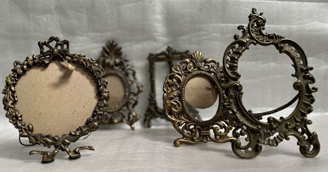 VINTAGE MID CENTURY SET OF 5 BRASS ORNATE FILIGREE PICTURE FRAMES WITH EASELS (1 of 7)