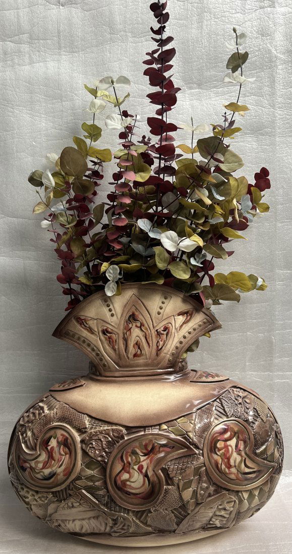 STUNNING GAIL MARKIEWICZ HAND CRAFTED RAISED TEXTURED VASE H 16" W 16" (1 of 4)