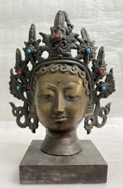 VINTAGE TIBETAN BUDDHIST GODDESS TARA HEAD WITH  STONES MADE IN NAPAL BRASS (1 of 5)