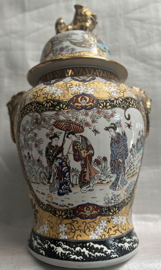 ORIENTAL 26" CHINESE SATSUMA PORCELAIN TEMPLE JAR W LID (1 of 6)