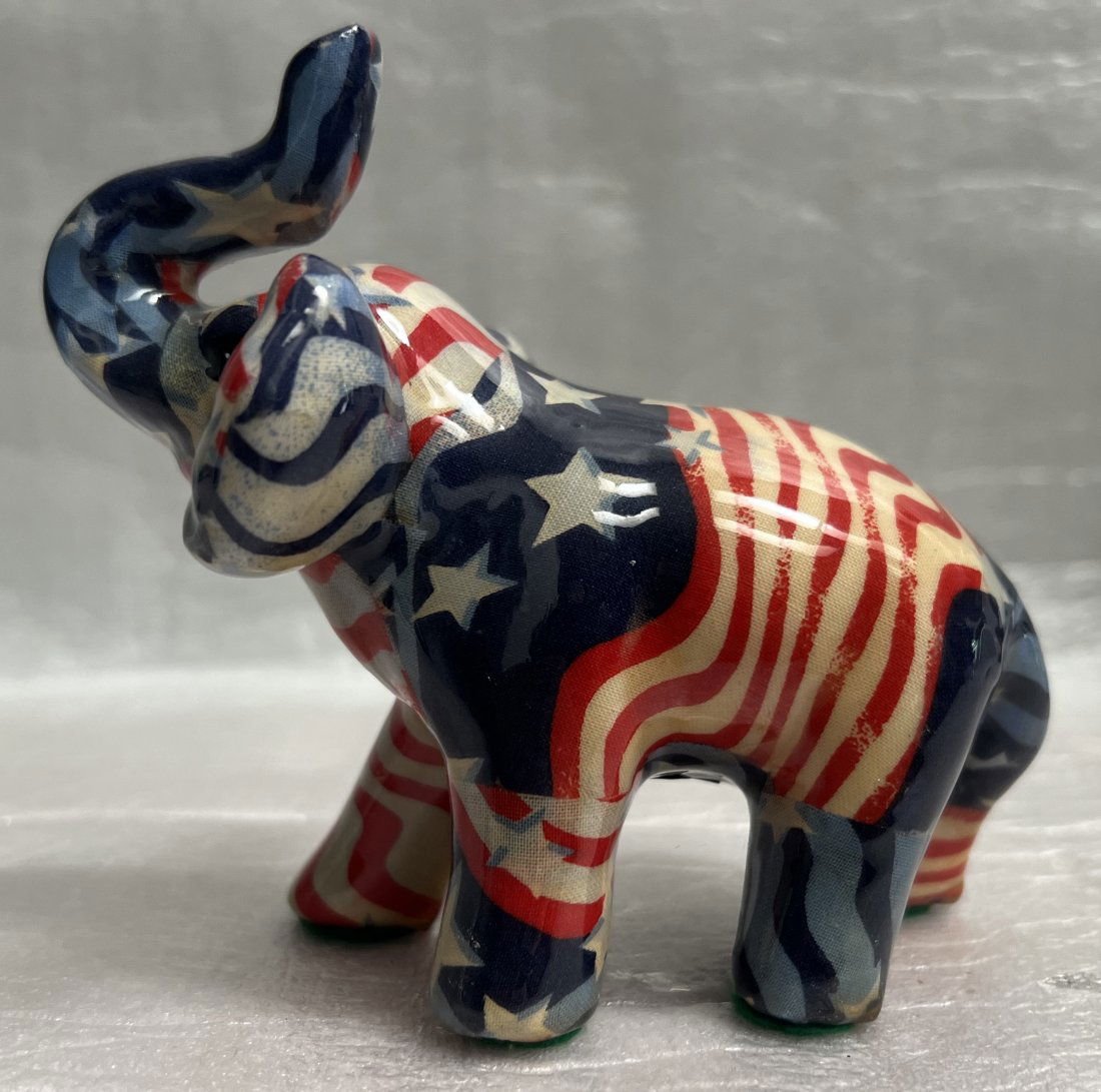 LA VIE AMERICAN FLAG CERAMIC ELEPHANT (1 of 4)