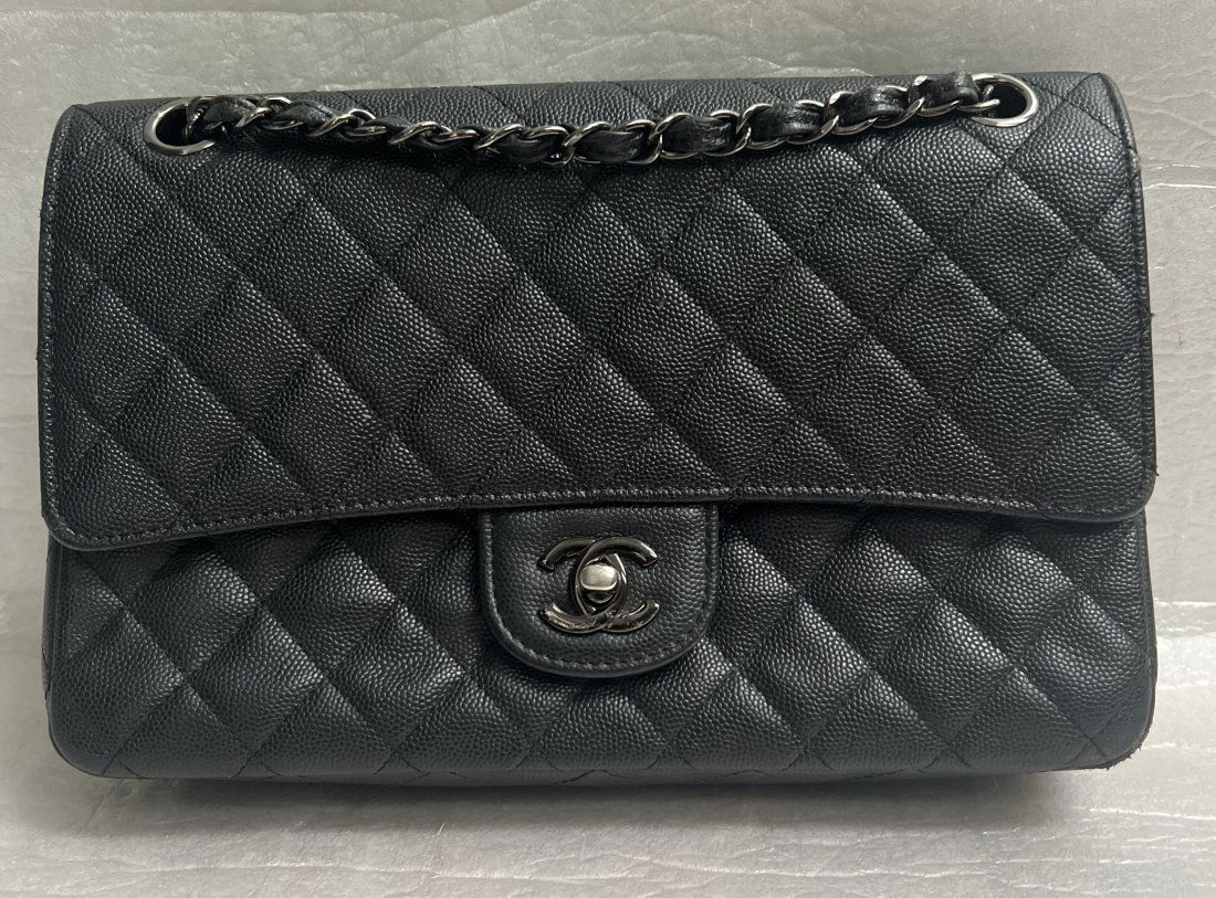 PURSE ITALIAN CHANEL BLACK BAG   FROM A RETIRED DEALER (1 of 10)