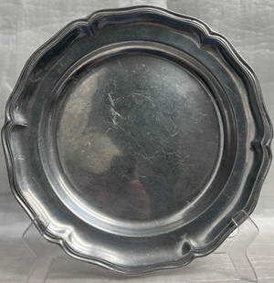 VINTAGE LARGE WILTEN COLUMBIA PA ROUND PEWTER PLATE 14": This vintage round pewter plate with a diameter of 14 inches is a stunning addition to any home decor. The plate is made by Wilten Columbia, PA and has a unique design that makes it perfect for