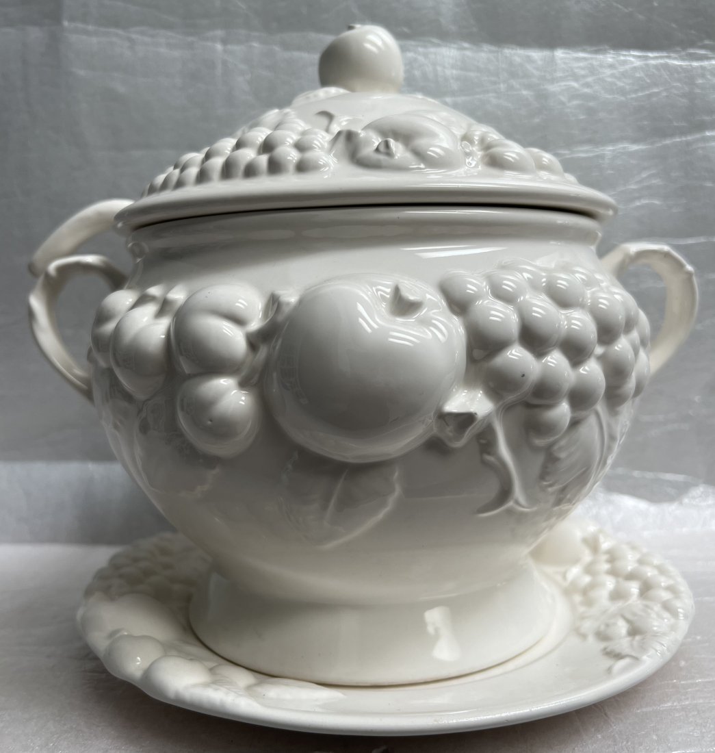 JAPANESE BY SIGNATURE , SOUP TUREEN, PLATE AND SERVING SPOON WHITE WITH EMBOSSED ART (1 of 5)