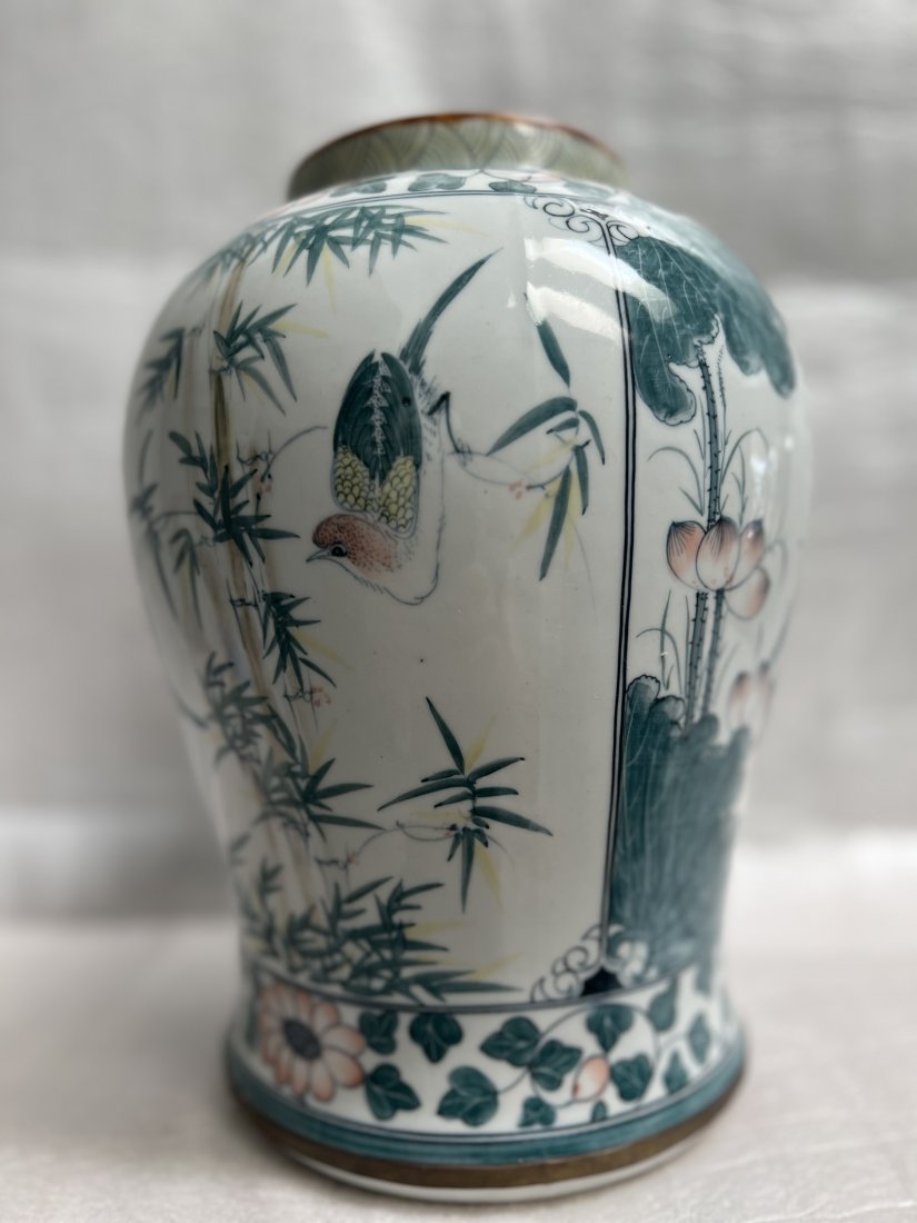 MAITLAND SMITH ASIAN VASE CIRCA 1980s HAND MAID IN THAILAND (1 of 3)