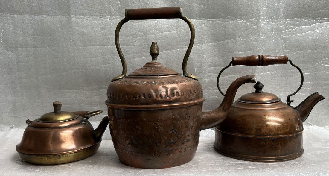 VINTAGE SET OF 3 HAND HAMMERED COPPER TEA KETTLES MID CENTURY ENGLISH ANTIQUES (1 of 6)