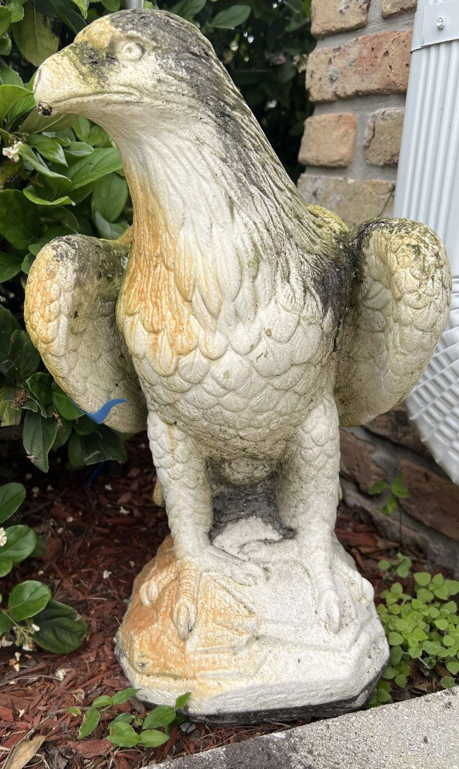 SITTING EAGLE OUTDOOR CEMENT STATUE 17" TALL (1 of 2)