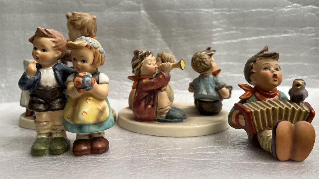 STUNNING COLLECTION OF W. GOEBEL CERAMICS OF W GERMANY SET OF 4 CHILDREN PLAYING (1 of 5)