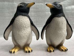 VINTAGE HARVEY KNOX KINGDOM- HOUSE OF GLOBAL ART PAIR OF CERAMIC PENGUINS HAND PAINTED