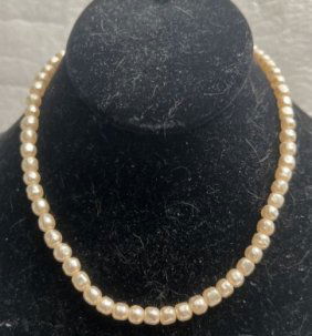 VINTAGE 1960s FAUX PEARL 7"