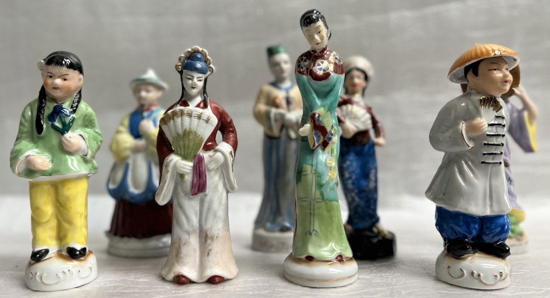 RARE COLLECTION OF 8 PORCELAIN FIGURINES OCCUPIED JAPAN CIRCA MID CENTURY (1 of 3)